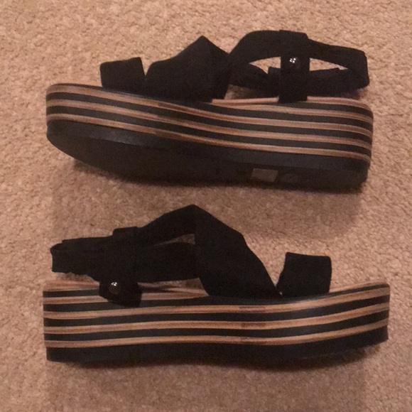 Bata Shoes - Leather Platform sandals Like New